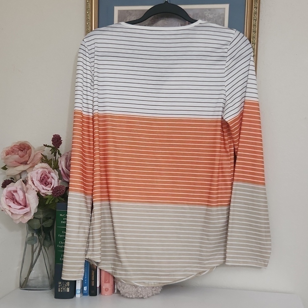 2for$10 sleeve Vneck Shirt Size Medium Casual Fall Autum - Picture 9 of 9